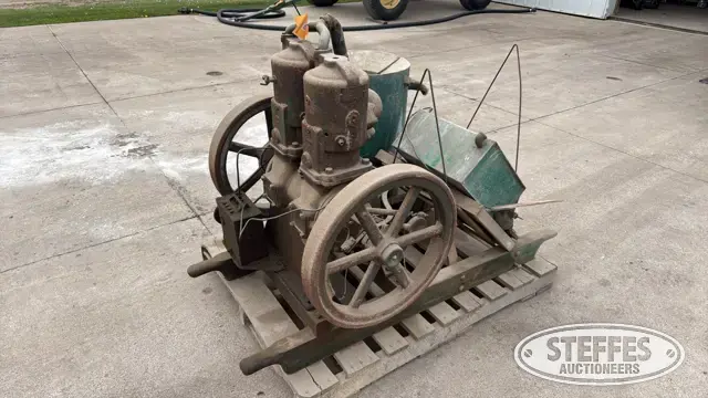 Sandow Stationary Engine