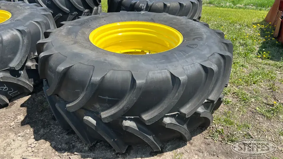 Firestone Maxi-Traction 800/70R38 Tire Tractor-Implement Tire
