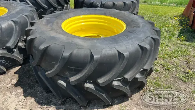 Firestone Maxi-Traction 800/70R38 Tire