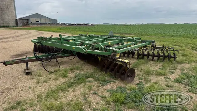 John Deere 230