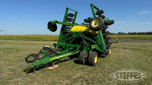2004 John Deere 1690