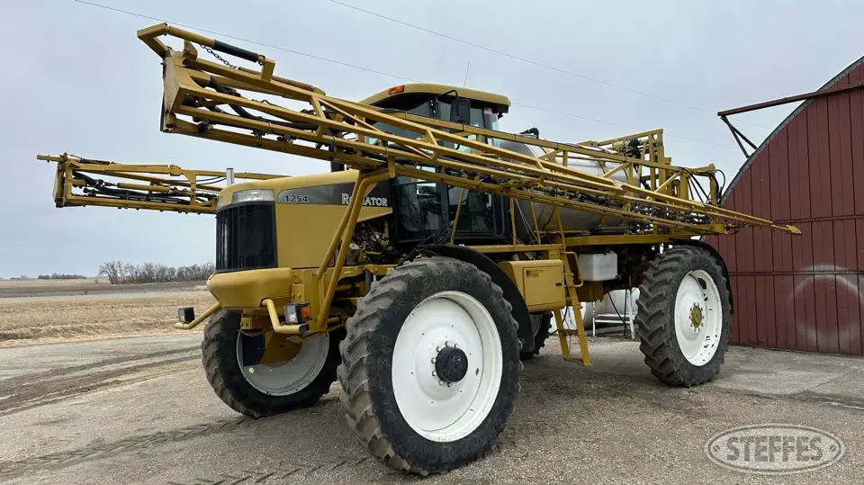 2001 Ag-Chem 1254 Self-Propelled Sprayer