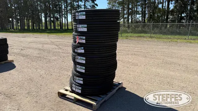 (8) Headway HLS915 11R22.5 truck tires