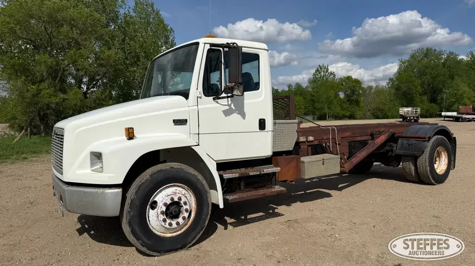 2000 Freightliner FL70 Specialty Truck