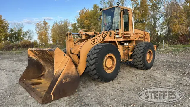 Case 821B