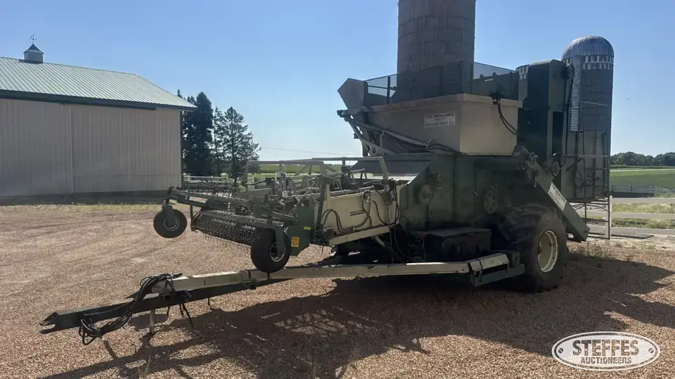 1995 Bob Equipment Bean King Model 666 Edible Bean Combine