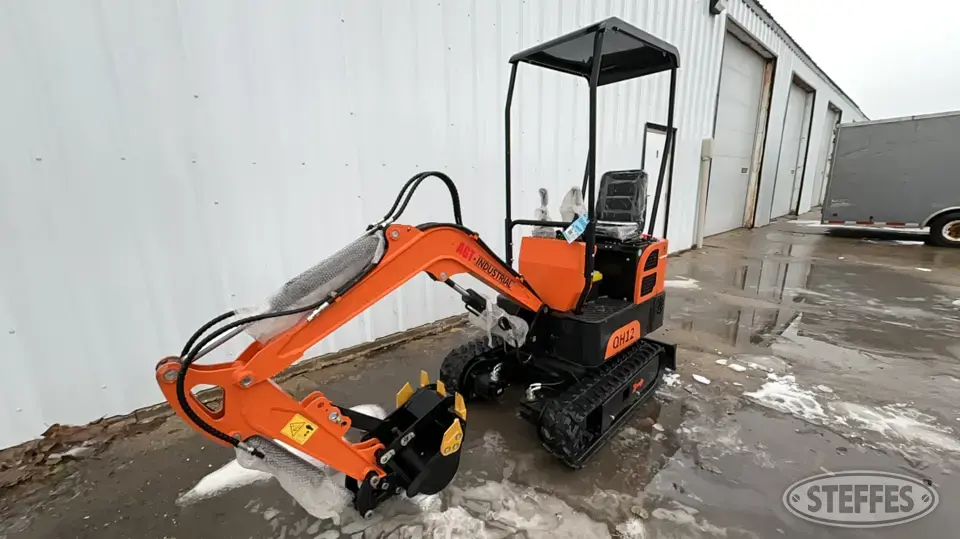 2023 AGT Industrial QH12 Mini-Excavator