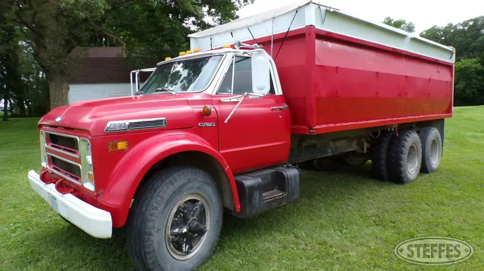 1969 Chevrolet C60 Tandem Boxed Truck