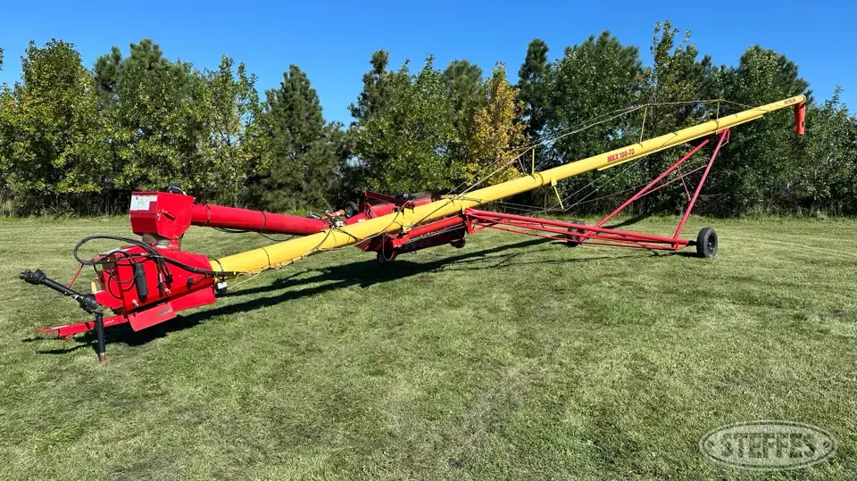 2015 Westfield MKX100-73 Swing Hopper Auger