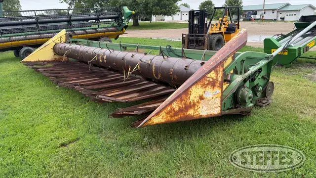 John Deere 224