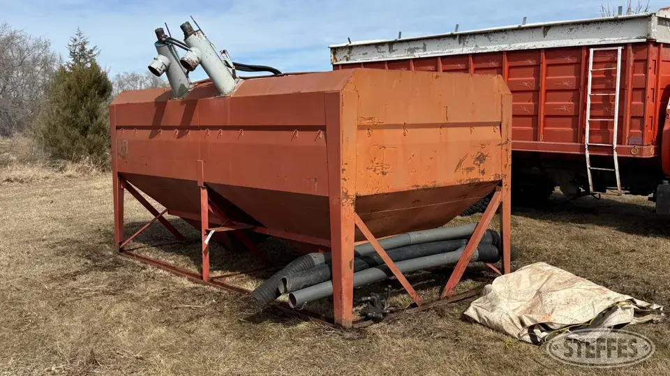 D&B Fabricators Seed Tender Units Only