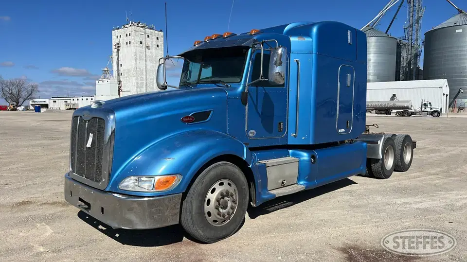 2013 Peterbilt 386 Conventional Truck with Sleeper