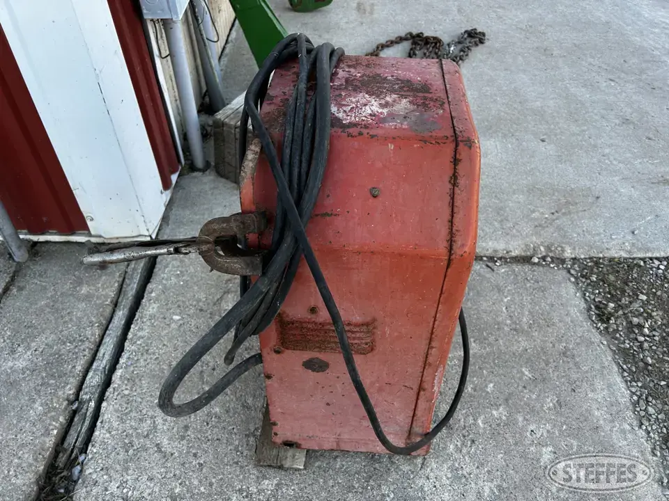 Lincoln AC225-5 Welding