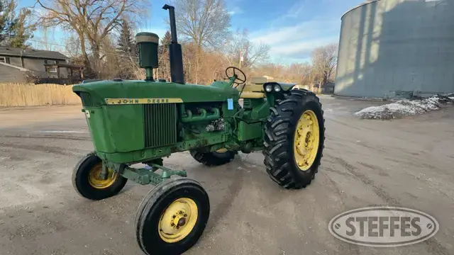 John Deere 4010