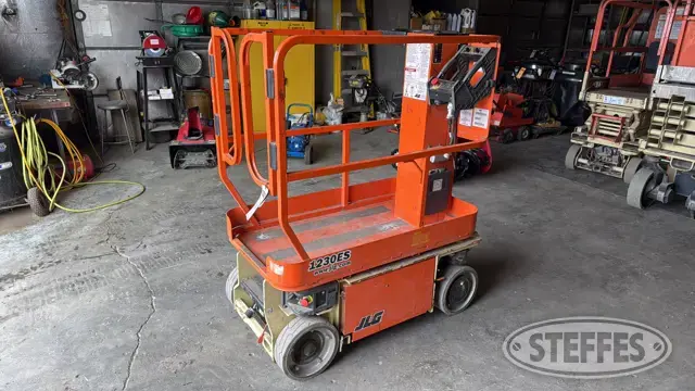 2016 JLG 1230ES