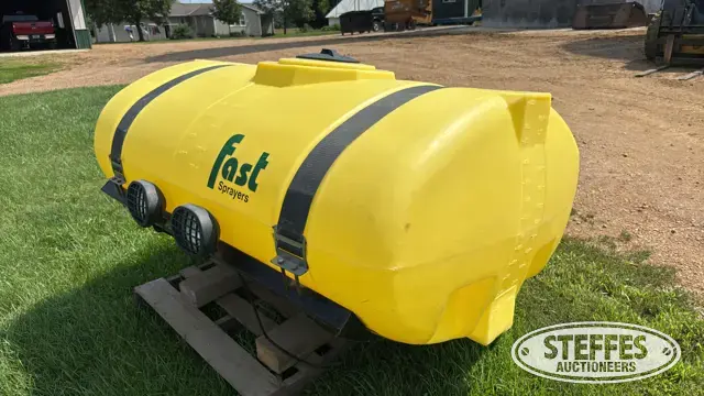 Fast sprayers poly tank