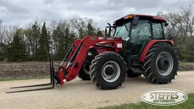 2013 Case IH Farmall 105U