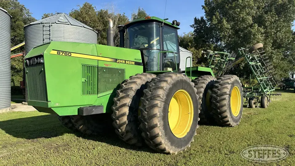 1989 John Deere 8760 4WD Tractor