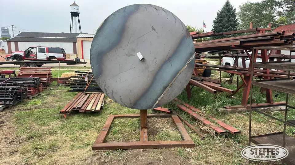 Water wheel w/base Farm Support Item
