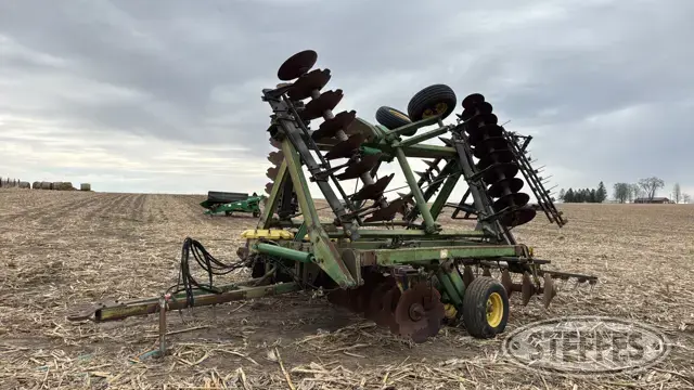 John Deere 330