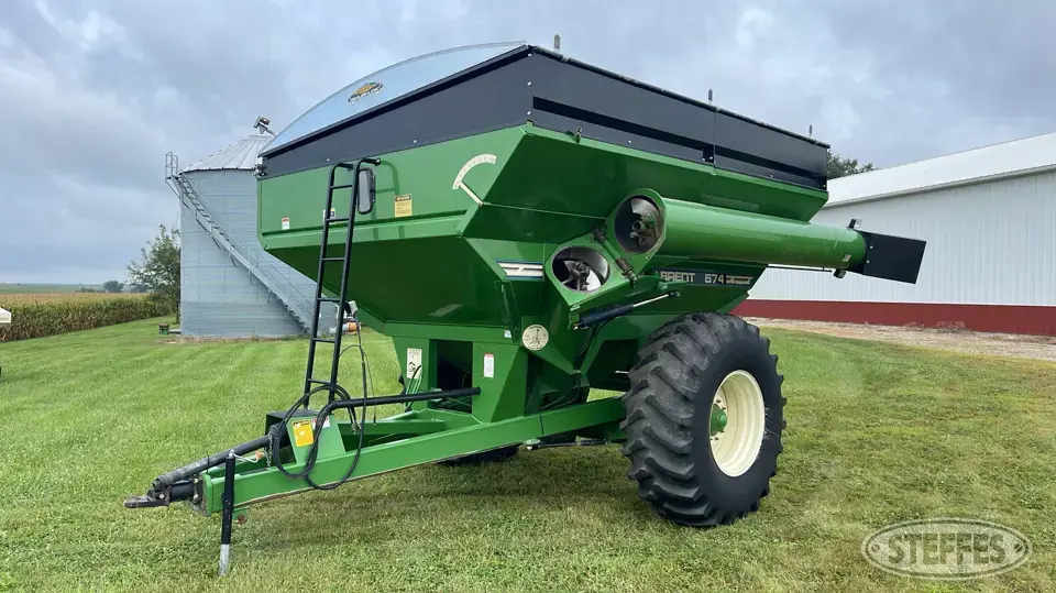 2000 Brent 674 Grain Cart