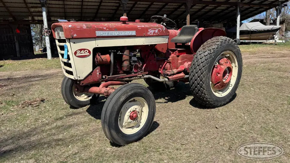1959 International 240 Utility Collectible Tractor