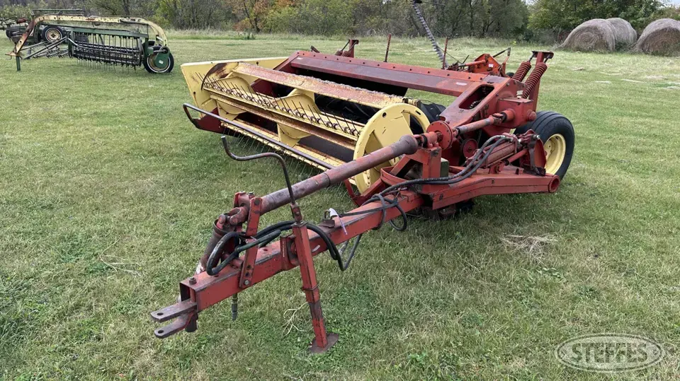 New Holland 469 Mower Conditioner