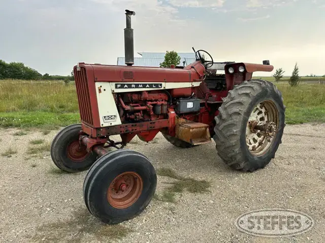 1967 Farmall 806