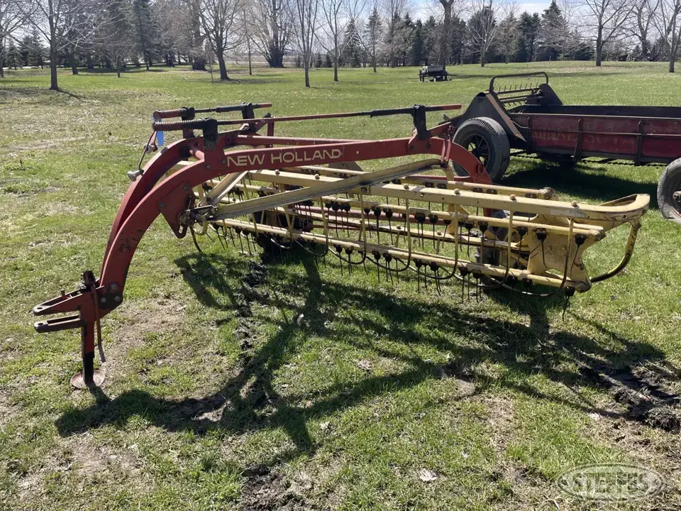 New Holland 256 Rake