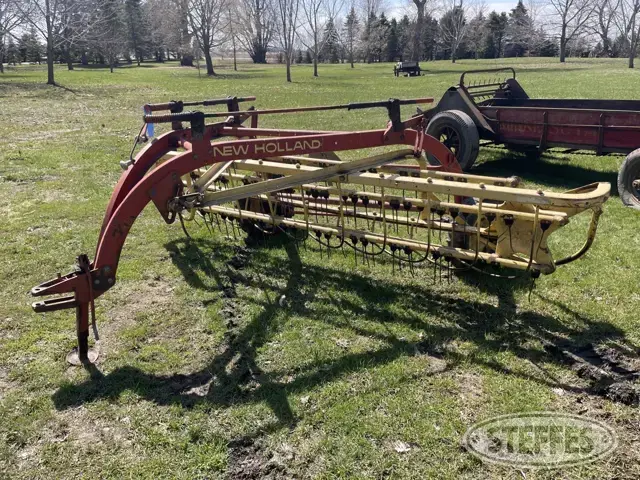 New Holland 256