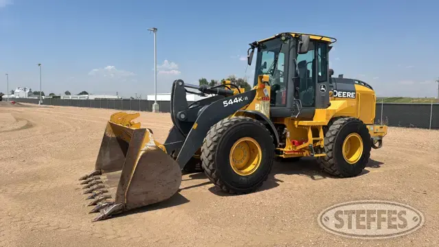 2017 Deere 544K II