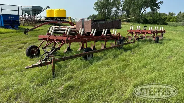 International 770