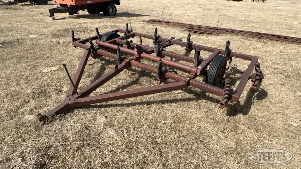 Melroe Chisel Plow