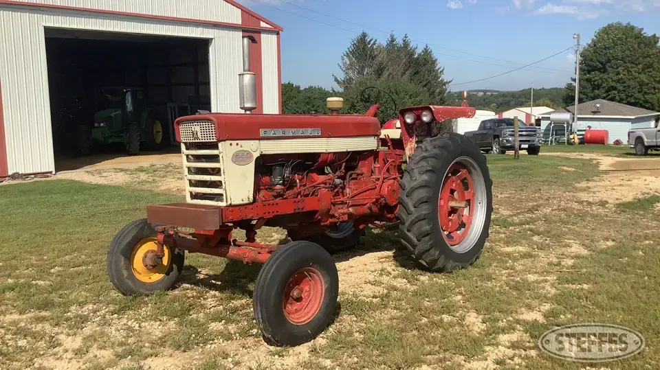 1959 Farmall 560 2WD Tractor