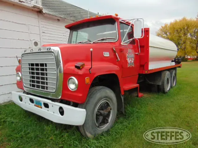 1976 Ford LT880