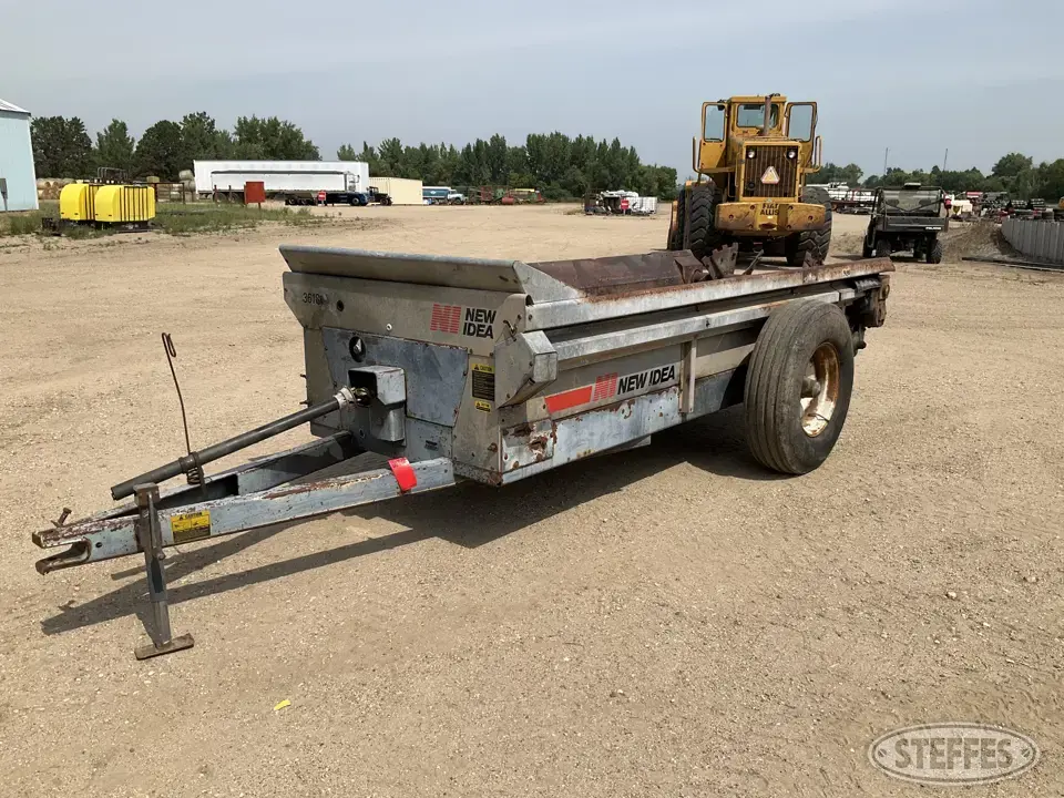 New Idea 3618 Manure Application Equipment