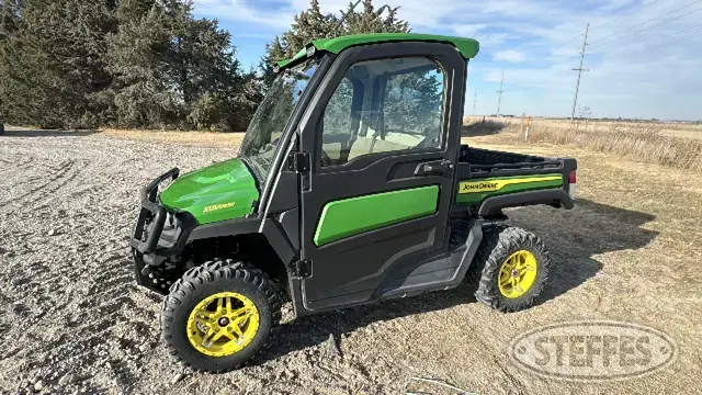2021 John Deere Gator XUV835R