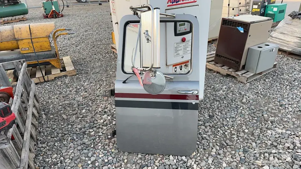 Mack truck door Truck-Trailer Part