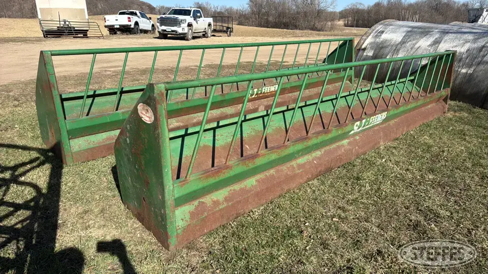 (2) S.I. Feeders Feeders and Bunk