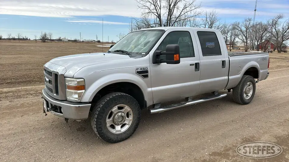 2010 Ford F-350 Super Duty XLT 1 Ton Pickup