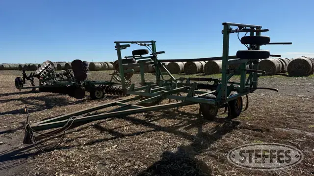 John Deere 1600