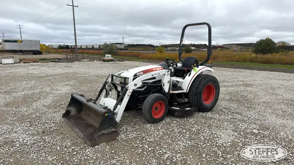 2009 Bobcat CT235 MFWD Tractor