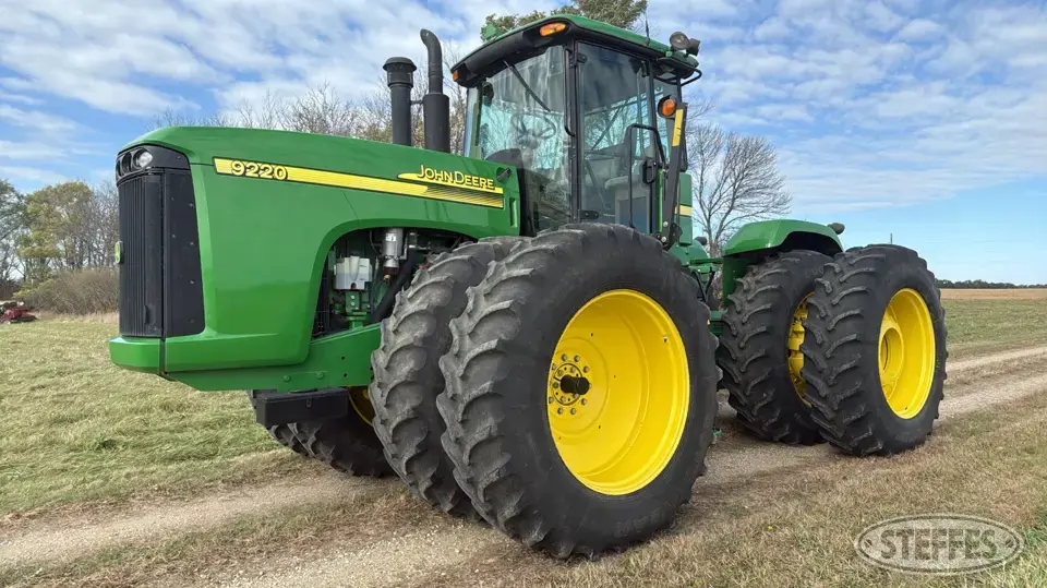 2007 John Deere 9220 4WD Tractor