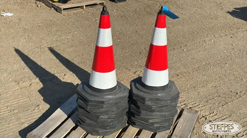 (20) Safety cones Construction Support Item