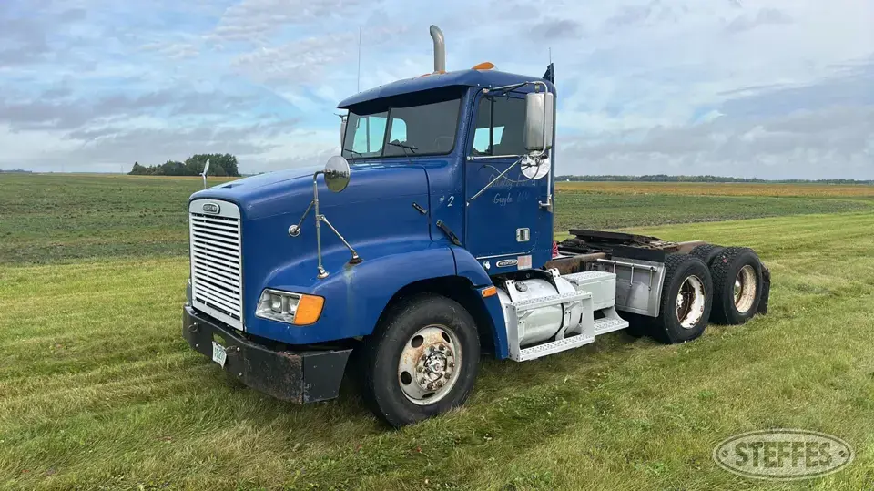 2001 Freightliner FLD112 Conventional Truck without Sleeper