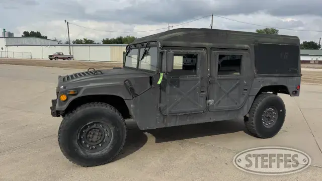 1991 AM General M988 Hummer