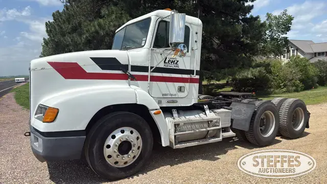 2000 Freightliner FLD