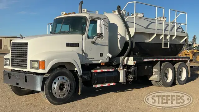 2008 Mack CHU613