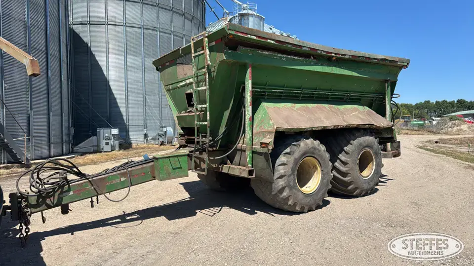 Dry fertilizer spreader Dry Applicator