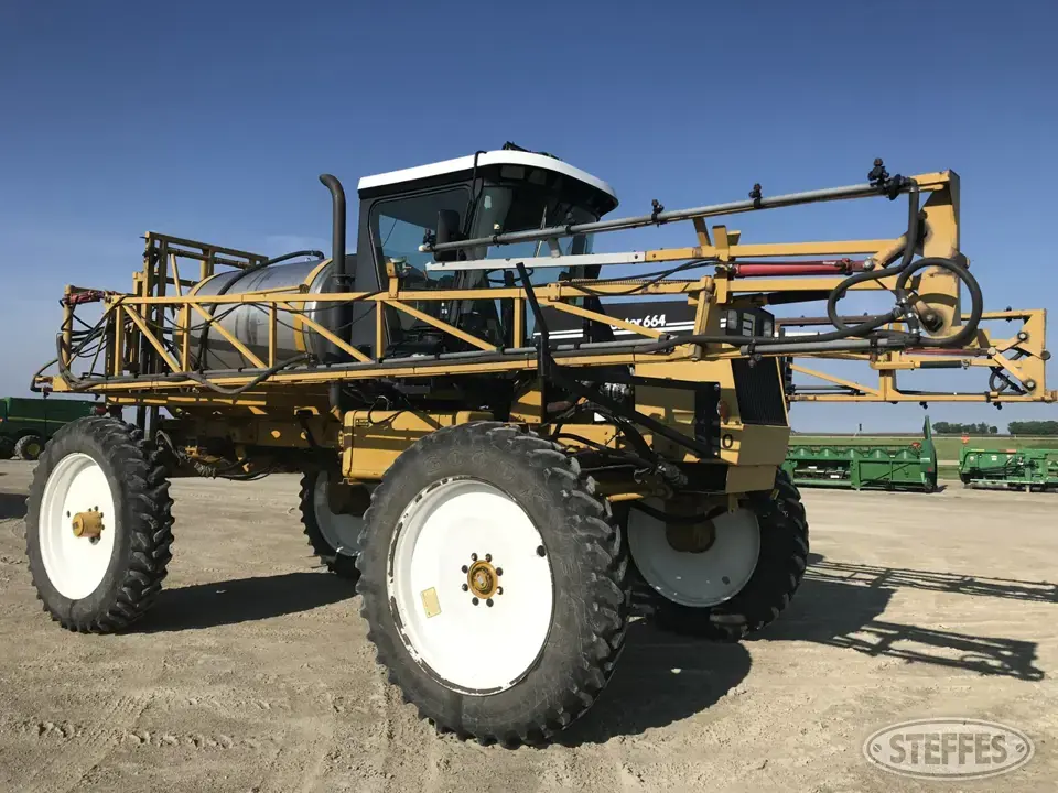 1993 Ag-Chem 664 Self-Propelled Sprayer